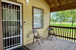 1002 W 2nd St, El Campo, TX 77437 - Photo 6
