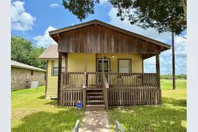 1002 W 2nd Street, El Campo, TX 77437 - Photo 2