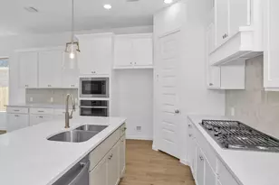 8939 Moose Trl, Manvel, TX 77578 - Photo 4