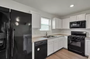 11130 N Lake Mist Ln, Willis, TX 77318 - Photo 8