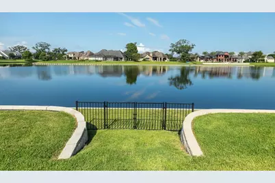 217 Arrowhead Drive, Lake Jackson, TX 77566 - Photo 32