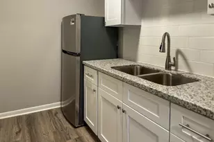 2101 6th Ave N, Texas City, TX 77590 - Photo 8