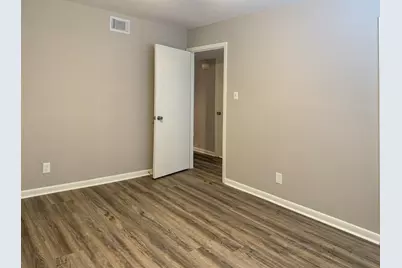 2101 6th Avenue N #8, Texas City, TX 77590 - Photo 10