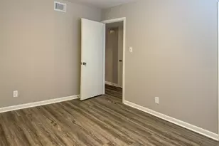 2101 6th Ave N, Texas City, TX 77590 - Photo 10