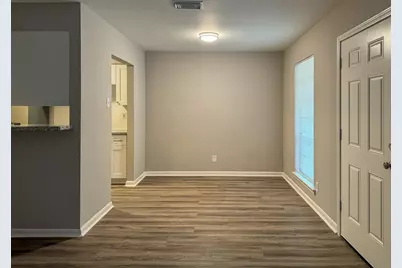 2101 6th Avenue N #8, Texas City, TX 77590 - Photo 2