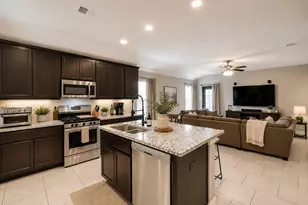 614 Harvest Bluff Dr, Rosharon, TX 77583 - Photo 6