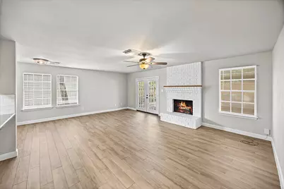1 E Wavy Oak Circle, The Woodlands, TX 77381 - Photo 6