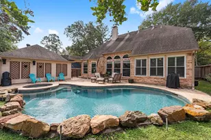 179 W Amberglow Cir, The Woodlands, TX 77381 - Photo 16