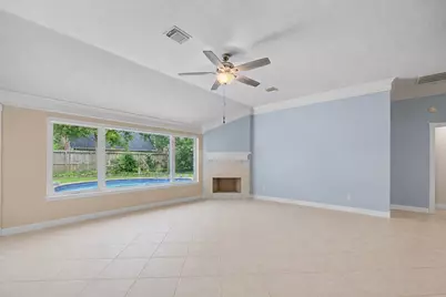 911 Lake Country Drive, Seabrook, TX 77586 - Photo 10