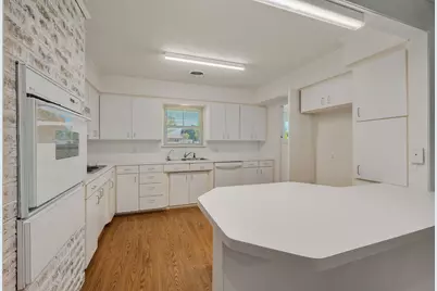 3802 Sunnybrook Lane, Bryan, TX 77802 - Photo 4