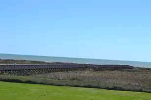 4141 Pointe W Dr, Galveston, TX 77554 - Photo 20