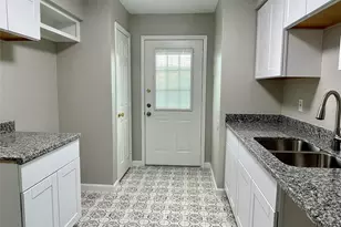 1914 Larrabee St, Seabrook, TX 77586 - Photo 4