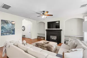 122 W Burberry Cir, The Woodlands, TX 77384 - Photo 14