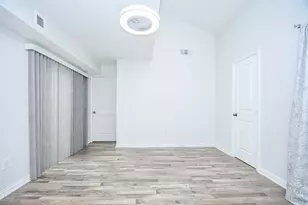 9809 Richmond Ave E, Houston, TX 77042 - Photo 42