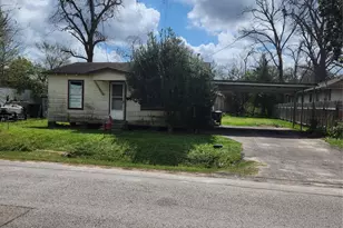 955 Lucky St, Houston, TX 77088 - Photo 2