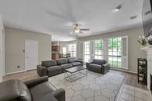 2 S Duskwood Pl, The Woodlands, TX 77381 - Photo 6