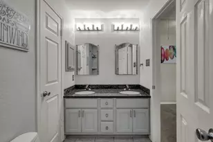 2 S Duskwood Pl, The Woodlands, TX 77381 - Photo 22