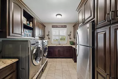 17703 Cedar Hill Drive, Rosharon, TX 77583 - Photo 18