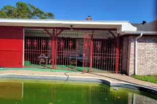 12934 Glenwyck St, Houston, TX 77045 - Photo 10