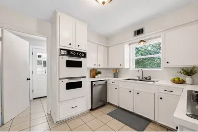 811 Thicket Lane, Houston, TX 77079 - Photo 10