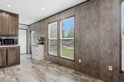 428 W Pine, Winnie, TX 77665 - Photo 10