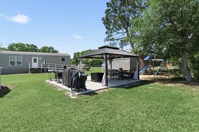 428 W Pine, Winnie, TX 77665 - Photo 36