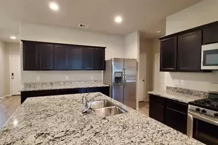 7723 London Tower Ln, Houston, TX 77044 - Photo 4