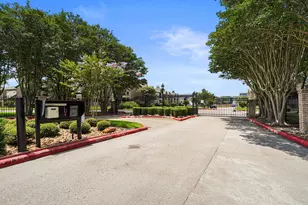 18800 Egret Bay Blvd, Webster, TX 77058 - Photo 2