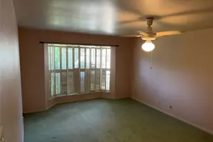 231 Huckleberry Dr, Lake Jackson, TX 77566 - Photo 12