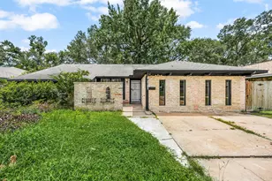 5618 Briarwick Ln, Houston, TX 77016 - Photo 2