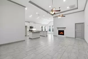 134 Comal Dr, Baytown, TX 77523 - Photo 8