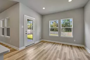 220 Raine Mnr Ct, Montgomery, TX 77316 - Photo 6