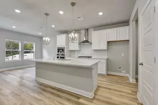 220 Raine Mnr Ct, Montgomery, TX 77316 - Photo 1