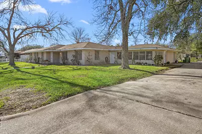 2109 Britton Street, Baytown, TX 77520 - Photo 2