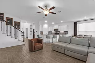 14815 Churchill Downs Ave, Mont Belvieu, TX 77523 - Photo 10