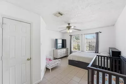 7125 Farnsworth Street, Houston, TX 77022 - Photo 14