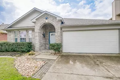 32211 Decker Oaks Drive, Pinehurst, TX 77362 - Photo 2