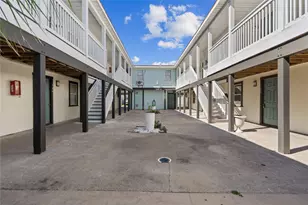 918 Winnie St, Galveston, TX 77550 - Photo 4