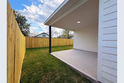 103 E Lobit Avenue, Baytown, TX 77520 - Photo 20