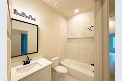 103 E Lobit Avenue, Baytown, TX 77520 - Photo 10