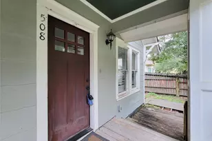 508 W Lang, Alvin, TX 77511 - Photo 2