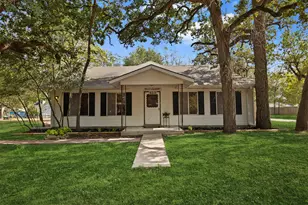 327 12th St, Somerville, TX 77879 - Photo 2