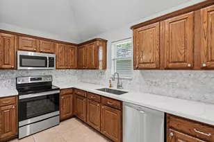 10718 Fairview Dr, Conroe, TX 77385 - Photo 4