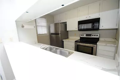 2626 North Boulevard #18, Houston, TX 77098 - Photo 4