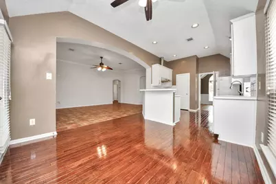 9435 Barretts Glen Court, Houston, TX 77065 - Photo 12