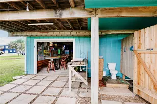 88 Bay St, Port O'Connor, TX 77982 - Photo 6