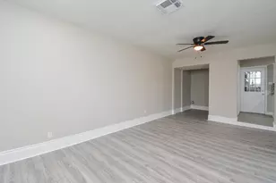 7823 Belgard St, Houston, TX 77033 - Photo 16