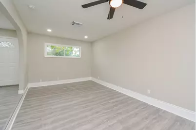 7823 Belgard Street, Houston, TX 77033 - Photo 4