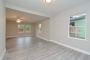 7823 Belgard St, Houston, TX 77033 - Photo 6