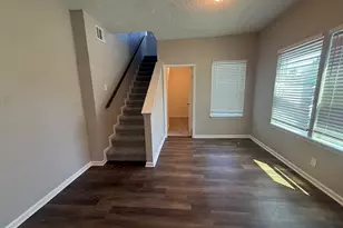 909 King St, Houston, TX 77022 - Photo 10